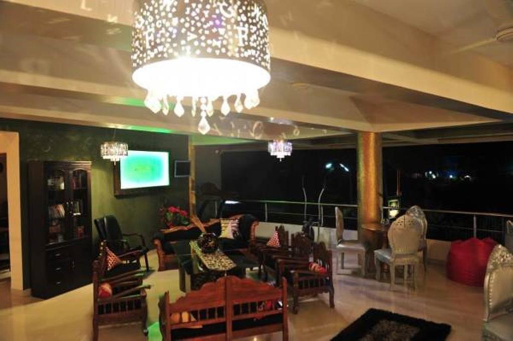 United 21 Emerald Goa Hotel Varca
