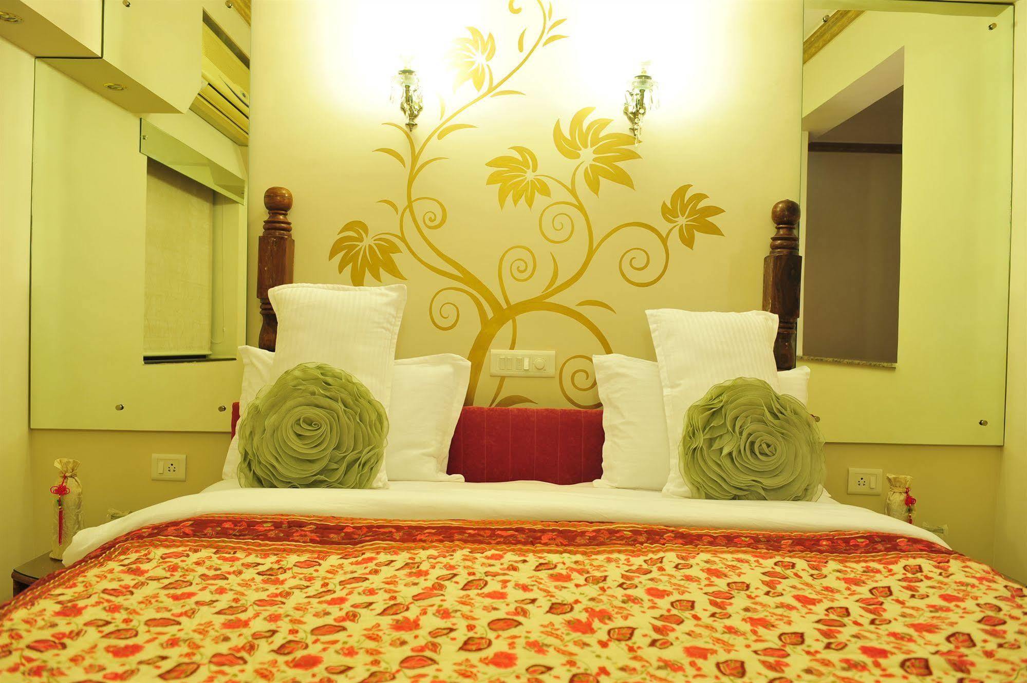 United 21 Emerald Goa